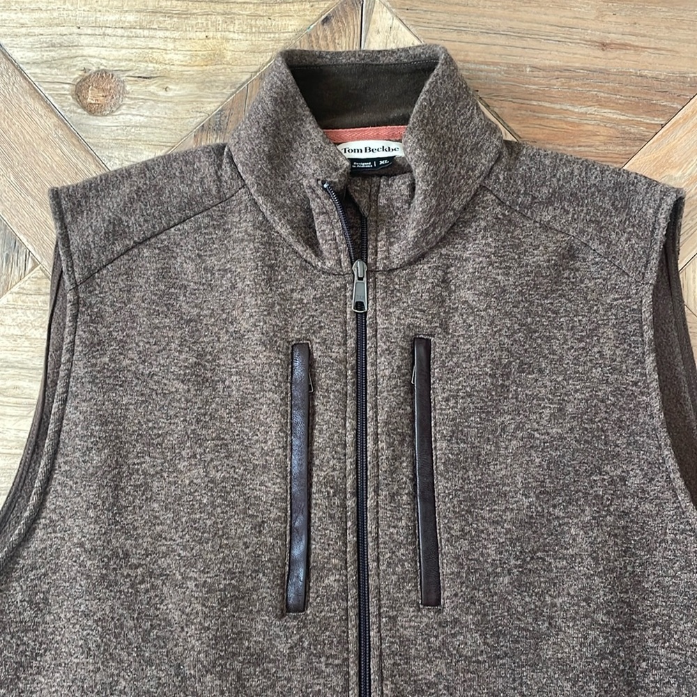 Men’s fleece vest-Tom Beckbe brand